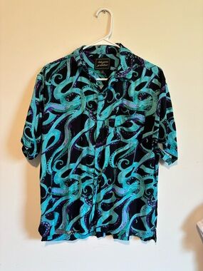 Vintage Blue and Teal Octopus-Print Short Sleeve Button-Down Shirt